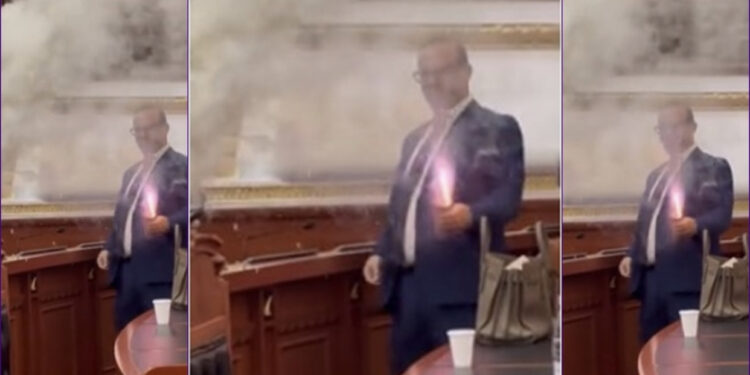 VIDEO/ “Ky është legjenda…”! Momenti kur Korreshi “ndez” Parlamentin, Berisha duartroket