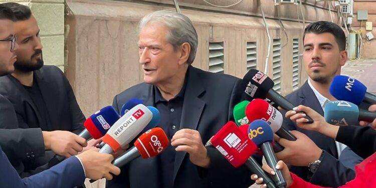 Berisha: Deputetët po privohen nga atributi kryesor kushtetues i tyre, e drejta legjislative