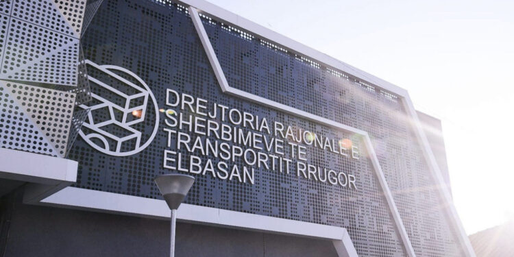 Pas juristes, pranga punonjësit të DRSHTRR Elbasan, si u hiqnin GPS makinave me qira dhe i shisnin