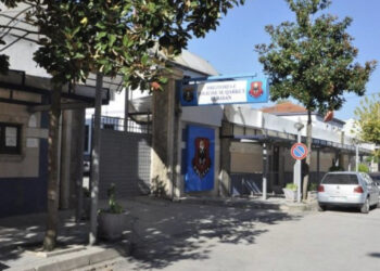 Arrestohet juristja e Drejtorisë së Transporteve