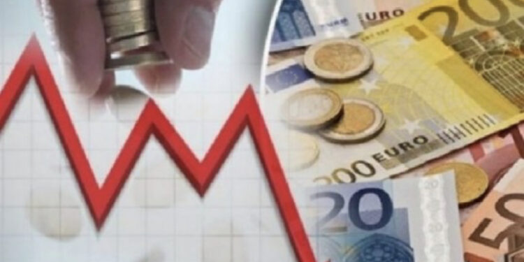 “Euro me një këmbë në gropë”/ Këmbimi valutor