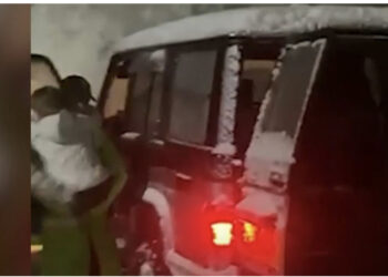 Të bllokuar në makinë në Qafën e Murrizit, policia ndërhyn për të ndihmuar familjen