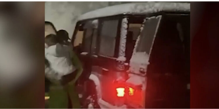 Të bllokuar në makinë në Qafën e Murrizit, policia ndërhyn për të ndihmuar familjen