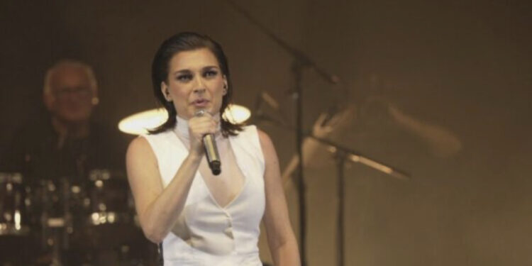 Elsa Lila fituese e paracaktuar në festivalin e RTSH? Dy këngëtare të njohura japin dorëheqjen