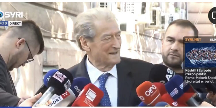 Berisha te kryesia e Kuvendit: Parlamenti sot ekziston si ndërtesë, dhe grupi i fuqishëm i opozitës që mbron kushtetutën. Të tjerët zhduken si minjtë