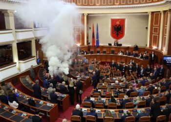 LIVE-PD hedh tymueset, Nikolla i jep urdhër Gardës: Merrni masa!