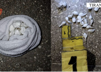 28-vjeçari nga Tirana nuk pyet për ligj, thyen arrestin e shtëpisë dhe del shet drogë