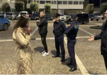 Kundër marrëveshjes me Italinë, protestuesit duan të ngrenë çadër, policia e Lezhës i ndalon