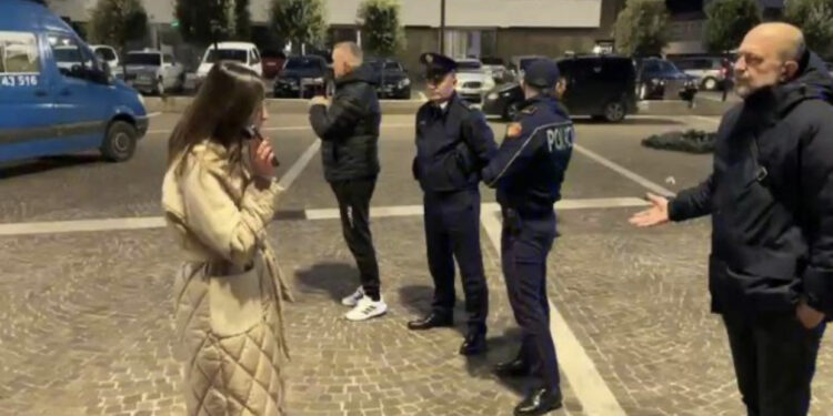Kundër marrëveshjes me Italinë, protestuesit duan të ngrenë çadër, policia e Lezhës i ndalon