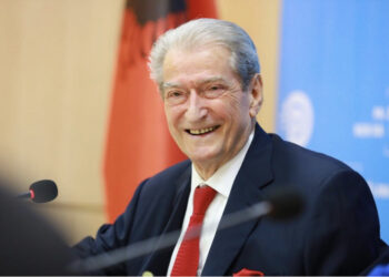 LIVE-Berisha hedh hapin e parë për nisjen e protestave!