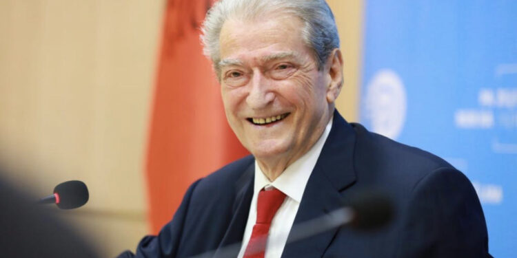 LIVE-Berisha hedh hapin e parë për nisjen e protestave!