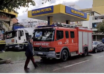 “Nisi nga autoboti”! Vjen reagimi i parë i policisë: Si ndodhi shpërthimi në Tiranë