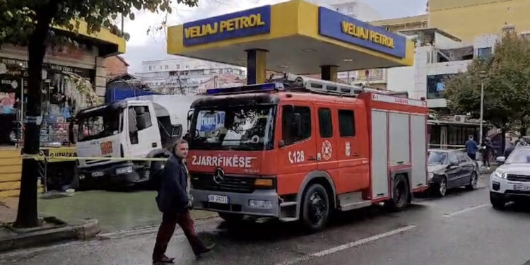 “Nisi nga autoboti”! Vjen reagimi i parë i policisë: Si ndodhi shpërthimi në Tiranë