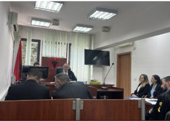 “Beteja” për vulën! Gjykata rrëzon kërkesën e Bashës për gjyqtarin