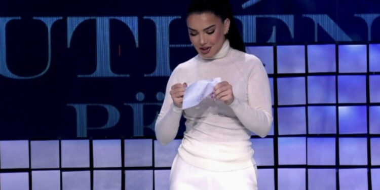 E pazakontë në Përputhen! Megi Pojanit i vjen letër nga burgu i Peqinit