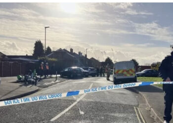 Tragjedi në Londër, zjarri shkrumbon shtëpinë, humbin jetën 5 anëtarë të një familjeje