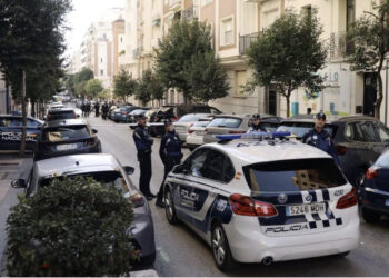 E rëndë/ Politikani qëllohet me pistoletë në fytyrë