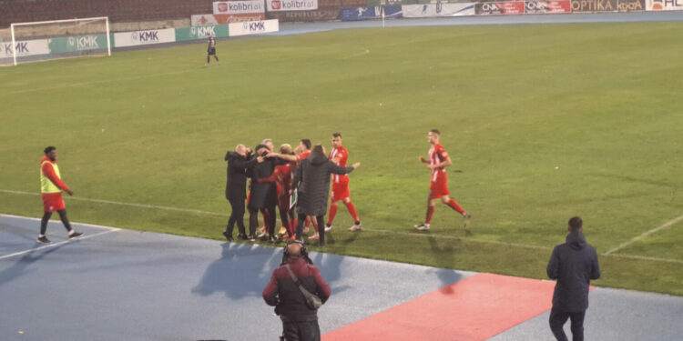 Skëndërbeu me 10 lojtarë prek “top katërshen”, “zhytet” Teuta