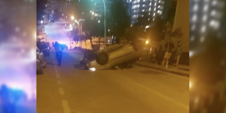 Polici i dehur përmbysi makinën, dy të tjerë e “shtrojnë” me birra në lokal