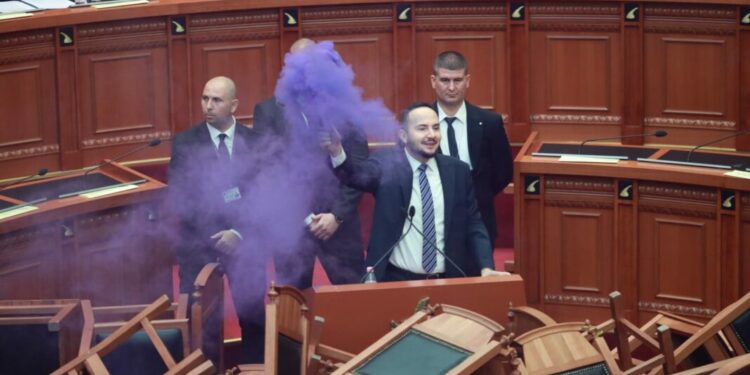 Detajet/ PS bën gati letrat! Kush është demokrati i parë që do të përjashtohet?