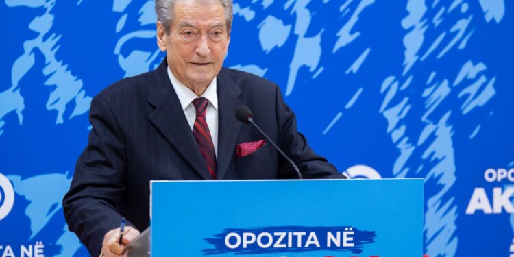 “Jetën e japim këtë herë, votën jo”, paralajmërimi i Berishës para protestës