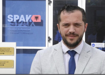 Nën hetim për abuzim me tenderat, prefekti i Kukësit, paraqitet në SPAK
