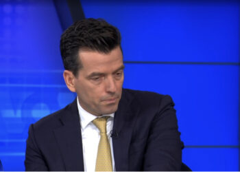 Agron Shehaj vjen nga Amerika me një parti të re