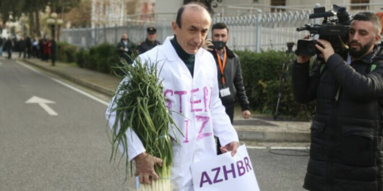 I veshur si mjek në Kuvend, Sula: Aksioni opozitar, përtej interesave personale