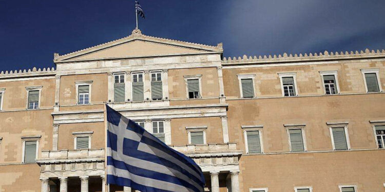 Emigrantët në Greqi do të pajisen me dokumente, zyrtarizohet amendamenti