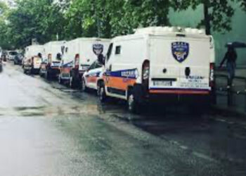 Blindi me lekë i Breçanit përplas të miturin