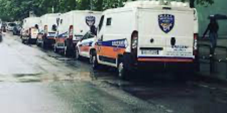 Blindi me lekë i Breçanit përplas të miturin