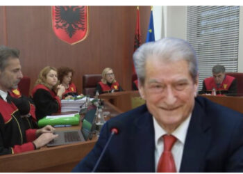 VOA: Gjykata rrëzoi kërkesën për Berishën një ditë para vendimit