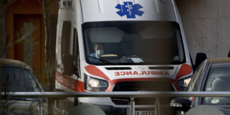 Plagosje me armë në Shkodër, një 59-vjeçar dërgohet në spital