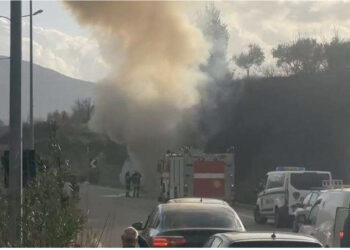 Automjeti shkrumbohet në zonën e Saukut