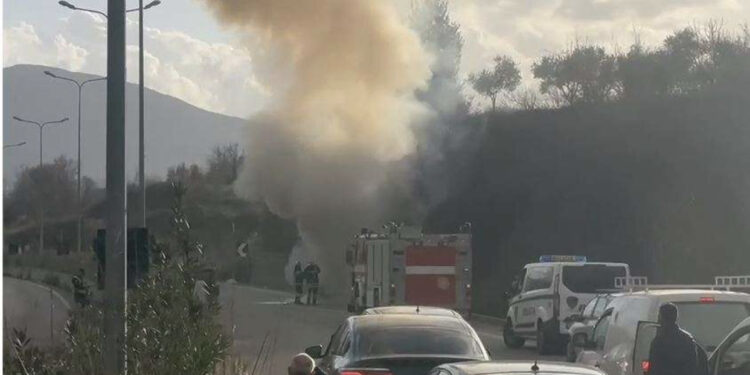 Automjeti shkrumbohet në zonën e Saukut