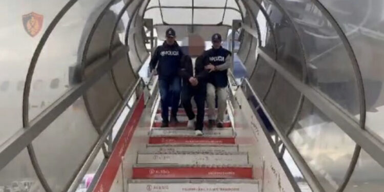 EMRI/ Ekstradohet nga SHBA trafikanti i drogës, 12 vite burg për 60-vjeçarin 