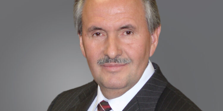 Elez Biberaj e mbyll karrierën/ Gazetari i “Zëri i Amerikës”, në pension pas mbi 4 dekada