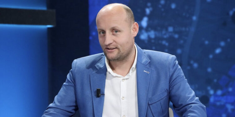 SPAK: Gazetari Qyno nxori sekretin, i kontrolluam zyrë e shtëpi, telefonat në lokal