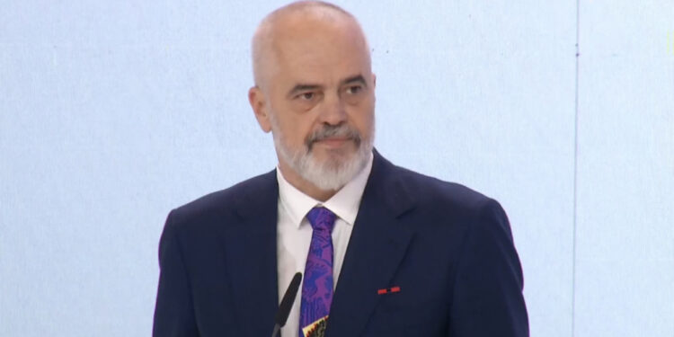 Rama: Në 2024 pensionistët do pajisen me kartën e tyre! Do e marrin pensionin në bankë