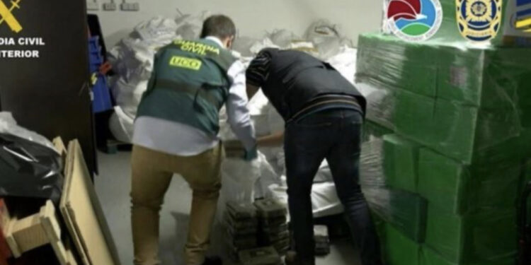 Çmontohet rrjeti i trafikut të drogës në Spanjë dhe Portugali/ Arrestohen 9 persona, mes tyre një shqiptar, kapen dy ton kokainë