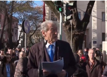 LIVE-Protestë për vulën, Berisha: Vështirë të gjeni një më të mirë se unë