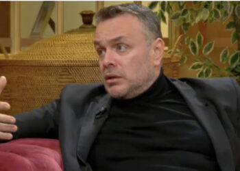 Gazetarët shqiptarë pjesë e aplikacionit ‘Sky’”, Karamuço: Më ka qëlluar të jem në…