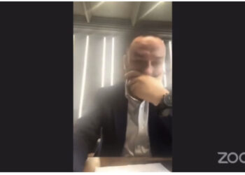 VIDEO/ Deputeti Jurgis Çyrbja duhet të mbrojë ligjin, por ia plas të qeshurës në mes të mbledhjes