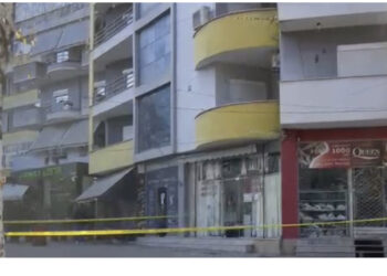 VIDEO/ Mëngjes tragjik! Ky është vendi ku ra nga kati i tetë 18-vjeçari në Korçë