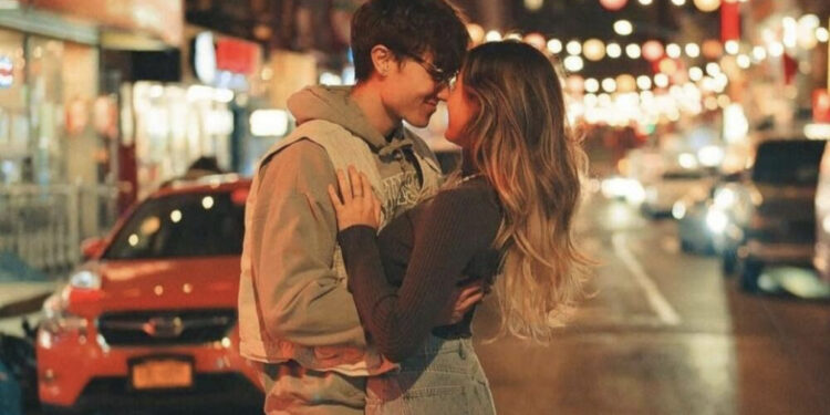 Shenjat që tregojnë se ai ju pëlqen edhe pse nuk e pranon