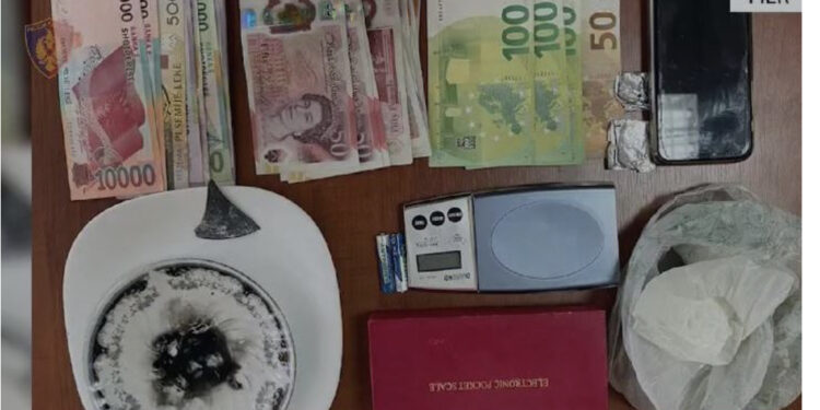 EMRI/ Kapet me kokainë në automjet, arrestohet 33-vjeçari në Patos