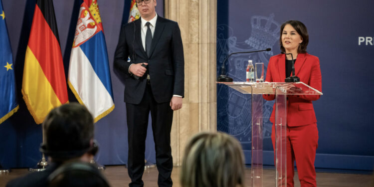 Ministrja gjermane: Serbia nuk mund të ulet njëkohësisht në 2 karrige