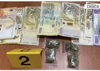 EMRAT/ U kap me kanabis në makinë, arrestohet 23-vjeçari, e pësojnë dhe 3 shokët e tij