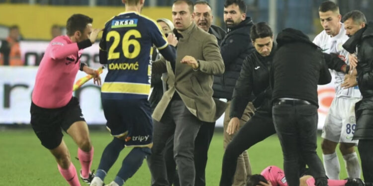 Grushtoi gjyqtarin, çfarë ndodhi me presidentin e klubit turk