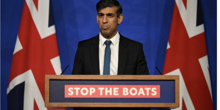 Emigracioni, Sunak merr goditjen e re! Avokatët konservatorë: Ligji i tij në Ruanda nuk është i përshtatshëm për qëllimin